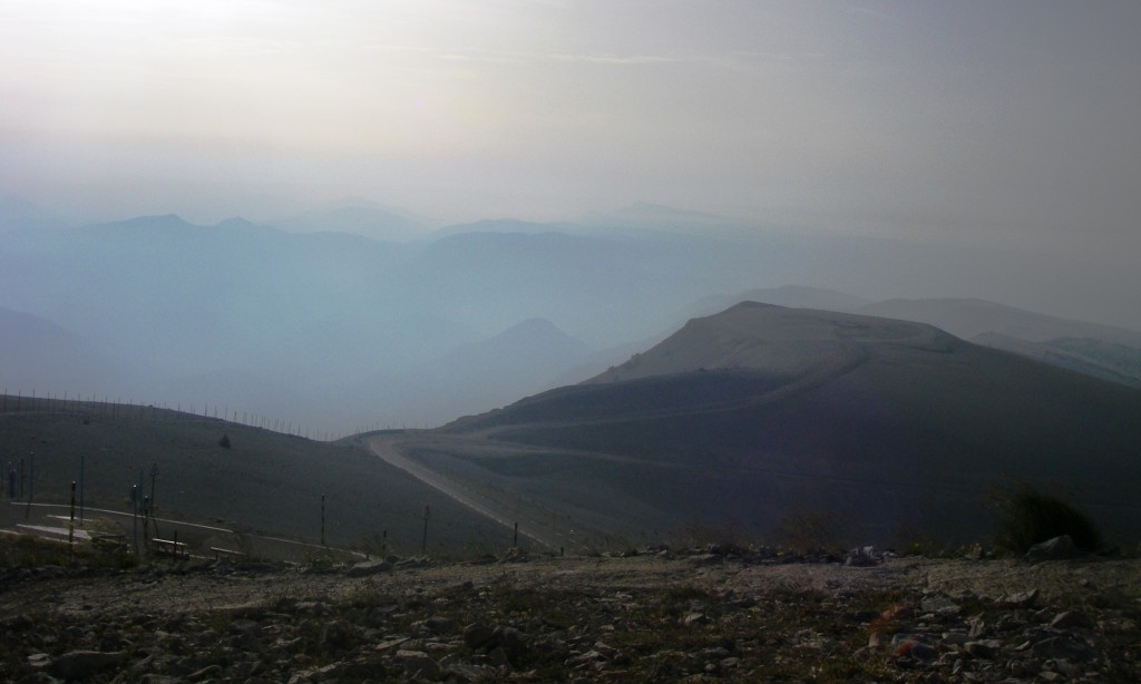 Surement pas le plus beau panorama depuis le Mont Ventoux, mais c'est sympa quand même, et désert ! J'apprécie !