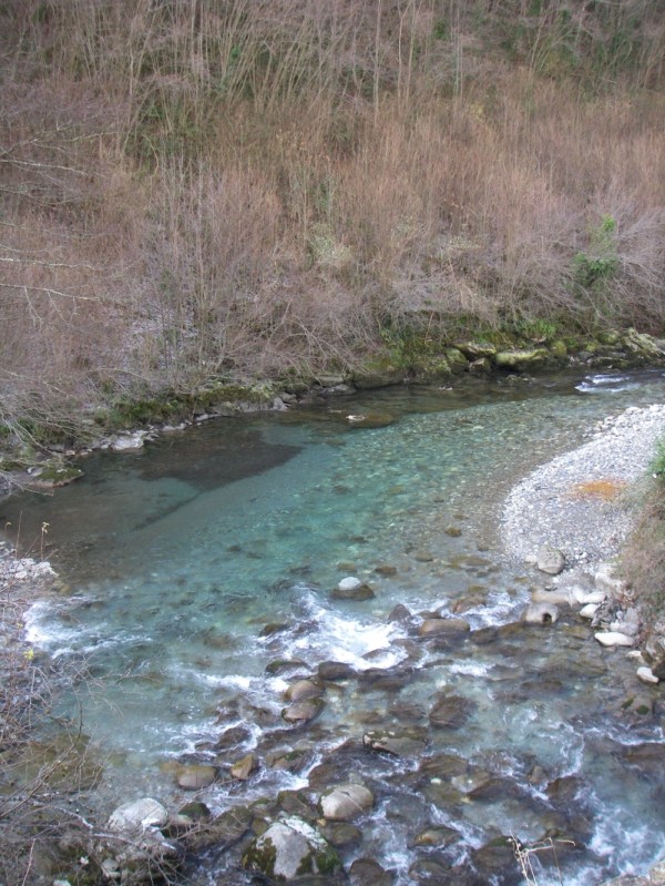 L'eau est d'un bleu superbe en ce mois de décembre.